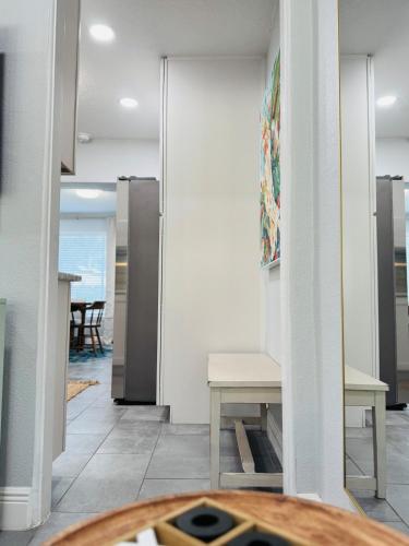 3BR Oasis DT ORL, Full Kitchen & Fenced Yard! in Orlando West