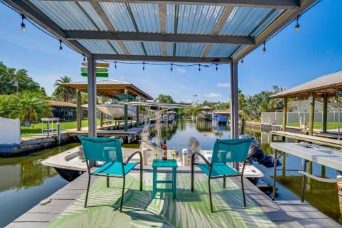 Boat Dock and Kayaks Canalfront Home in Homosassa
