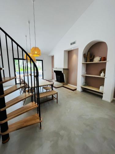 La Casa M-maison ideale pour groupes familles amis 12 personnes au calme avec piscine in Saumos