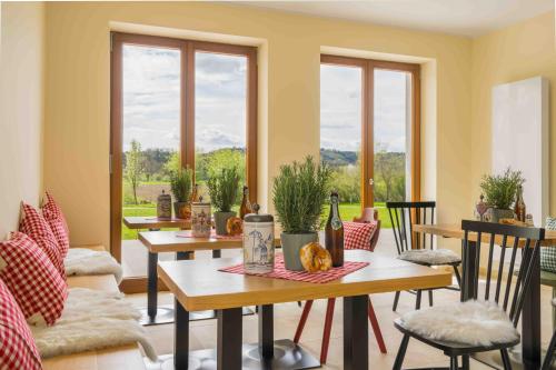 Chalet An der Brunnader-Ihr perfekter Rückzugsort in der Bayerischen Toskana-Überwiegend mit Klima-3Geh-Min zur Therme 3