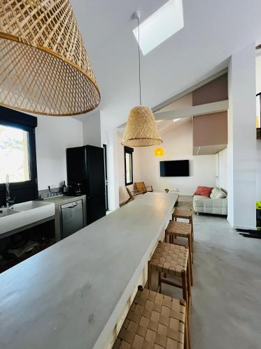 La Casa M-maison ideale pour groupes familles amis 12 personnes au calme avec piscine in Saumos