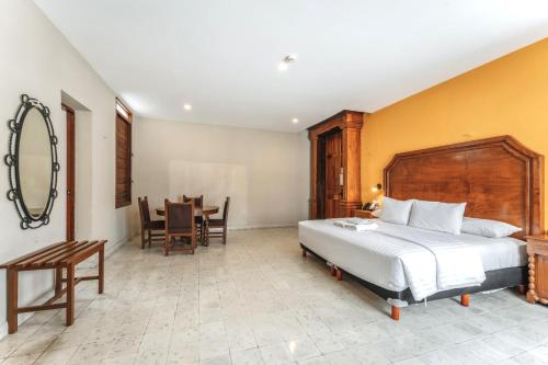 Hotel Real Toledo by Kavia Room Type - Superior King Suite