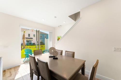 Relaxing Paradise Villa near Disney with Margaritaville Resort  Island H20 Waterpark Access - 2951CL - image 12