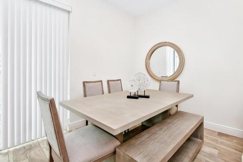 Relaxed Villa near Disney with Margaritaville Resort  Island H20 Waterpark Access - 3169CS - image 11