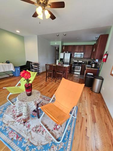 5430 Happy Home in Chicago (IL)