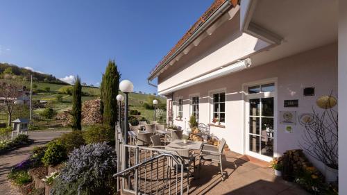 外部景觀, 山莊酒店及餐廳 (Castell Hotel & Restaurant) in 萊斯惠勒