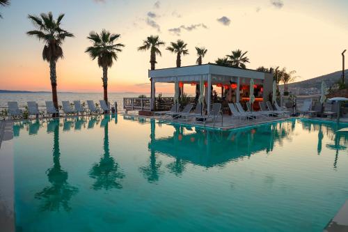 Joelle Premium Hotel