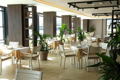 Ресторан, Joelle Premium Hotel in Саранда