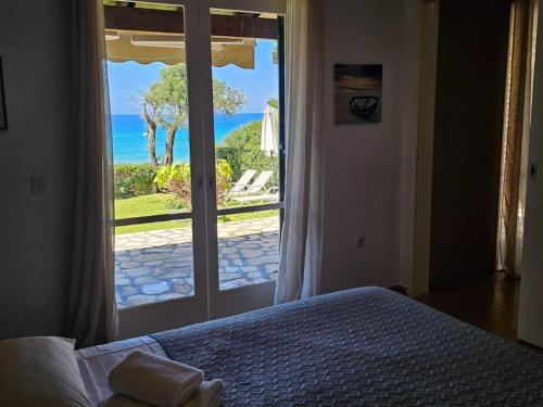 Glyfada Beachfront House Ab3g - image 2