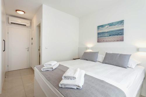 Deluxe Double Room image 10