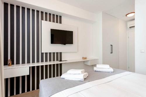 Deluxe Double Room image 9