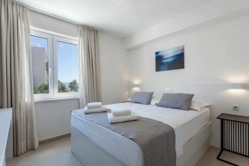 Deluxe Double Room image 6