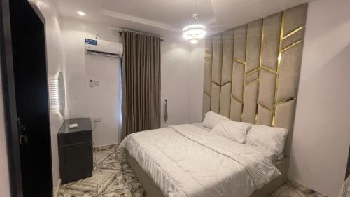 Shabby Luxury Apartment in Tejuosho