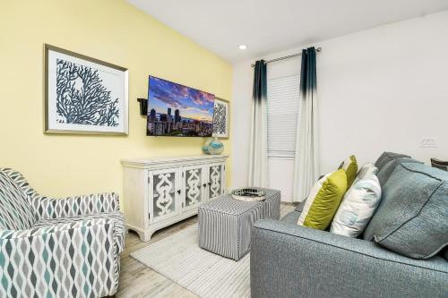 Beautiful Waterfront Villa near Disney with Margaritaville Resort Access - 3017CS - image 14