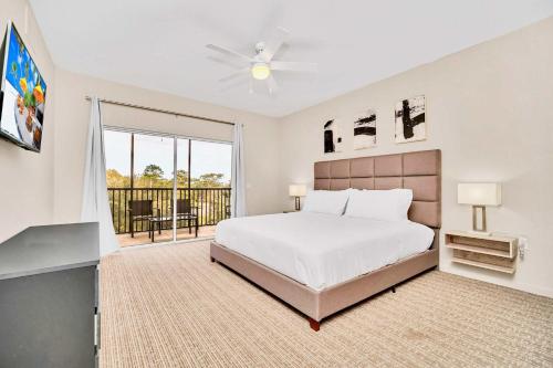 Upstay Condo with Outdoor Pool & Sauna