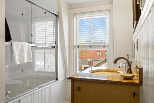 Hartstone Inn & Hideaway - image 11