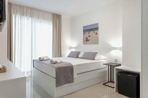 Quadruple Room with Balcony room in Sunset Split Rooms
