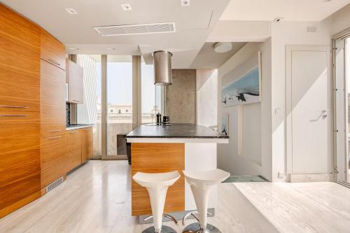 Panoramic Penthouse with Jacuzzi in Valletta by MR Homes, Valletta (photo 4)