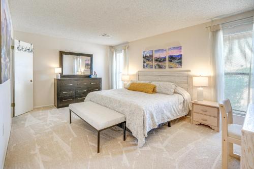 Walk to Golf Course 55-Plus Home in Sun City West in ซันซิตี้