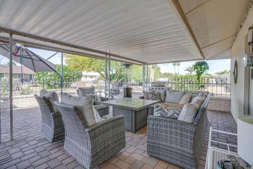 Walk to Golf Course 55-Plus Home in Sun City West in ซันซิตี้