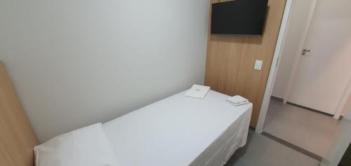 Standard Single Room with Shared Bathroom image 2