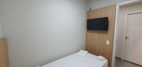 Standard Single Room with Shared Bathroom image 1
