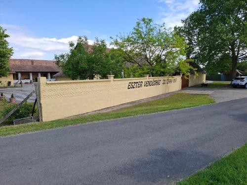 Exterior view, Eszter Vendeghaz Harta in Bölcske