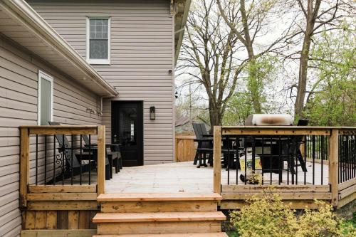 SquirrelHaus PEC in Gardenville (ON)