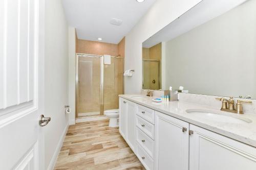 Bright Blue Villa near Disney with Margaritaville Resort  Island H20 Waterpark Access - 3085CS - image 13