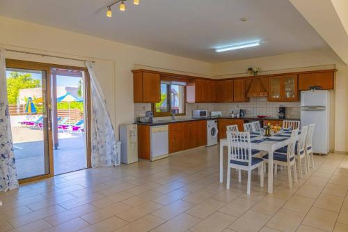 Villa Heracles by Villa Plus, Peyia (Foto 9)
