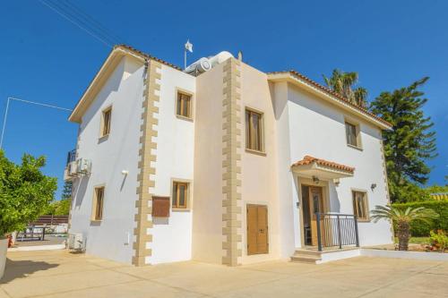 Four-Bedroom Villa image 6