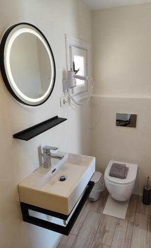 Nikos Rooms - image 5
