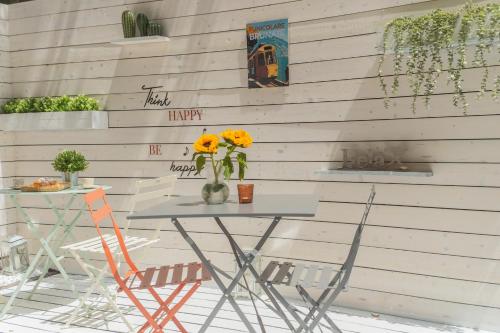 Como Dreams Apartments - Serendipity Suite - image 2