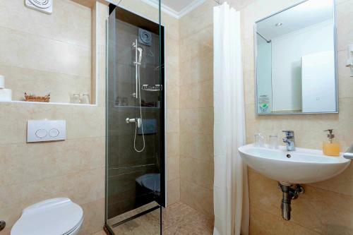 Quadruple Room with Sea View image 4