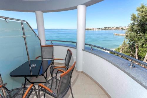 Quadruple Room with Sea View image 5