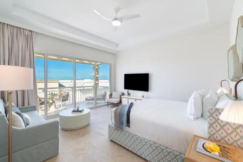 1 king bed, 1 sofa bed