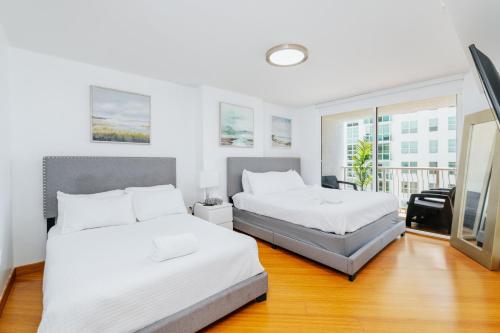 Amazing 2 BR APT at Brickell, Free Parking