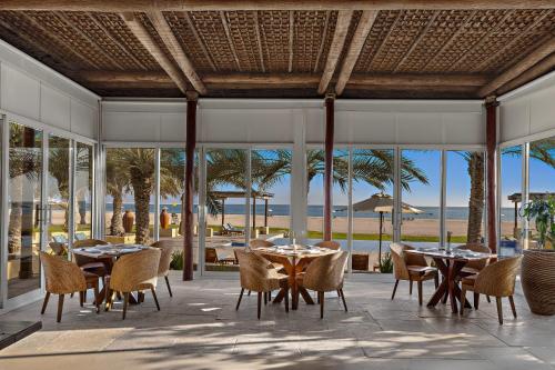 Restaurante, Anantara Sir Bani Yas Island Al Yamm Villa Resort in Sir Baniyas Island