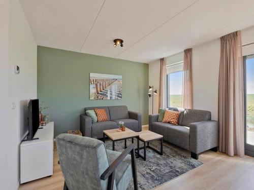 Relaxing Nature Retreat w Beach in Tholen