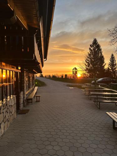 Planinska koča na Kopitniku