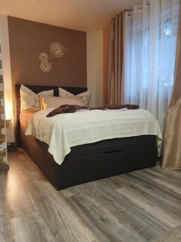 Studio Apartment image 6