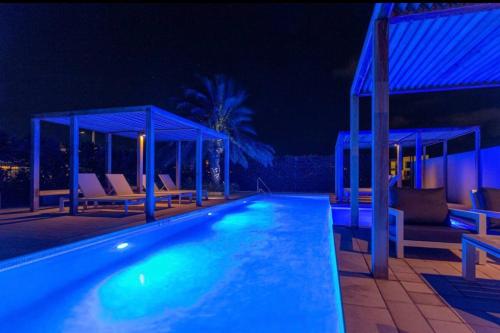 Exclusive NEW luxury townhouse with pool in PALM BEACH