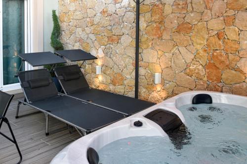 Manolitos Villa resort and spa in Episkopi