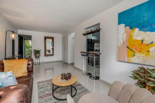 Maravilloso apartamento en El Poblado con parqueadero, Medellín (fotografie 2)