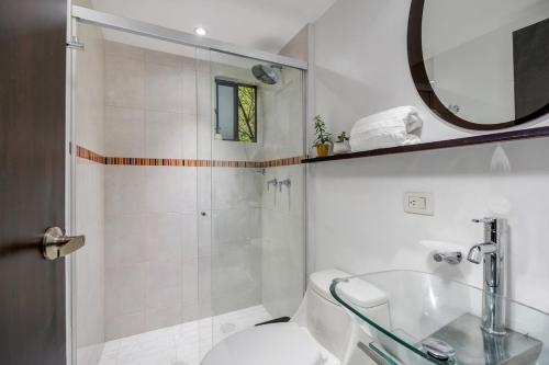 Maravilloso apartamento en El Poblado con parqueadero, Medellín (fotografie 4)