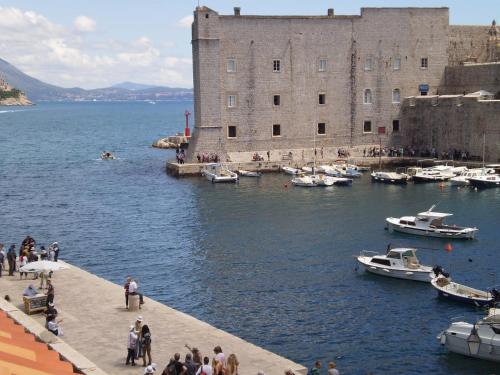 Pandangan, Dubrovnik OLD PORT Accommodation in Dubrovnik