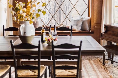 Gambler by AvantStay Charming Spacious Cabin 5 Min Walk to Lake in Big Bear Lake, USA