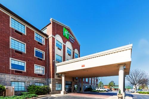 홀리데이 인 익스프레스 & 스위트 털사 S 브로큰 애로 하이웨이 51 바이 IHG - 숙소 외관