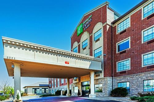 홀리데이 인 익스프레스 & 스위트 털사 S 브로큰 애로 하이웨이 51 바이 IHG - 숙소 외관