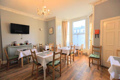 Edinburgh Holiday Guest House - main image